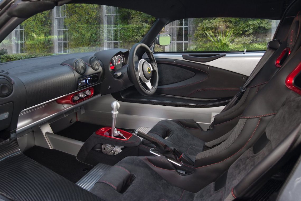 Lotus Exige Sport 380 Interieur Interior Innenraum Cockpit Sportsitze Alcantara Leder