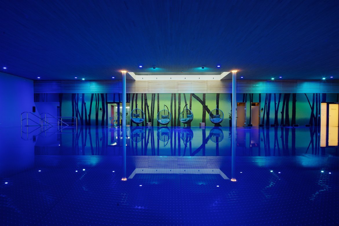 Bio Seehotel Zeulenroda Pool blau grün Wasser Schwimmbad Freizeit Relaxen