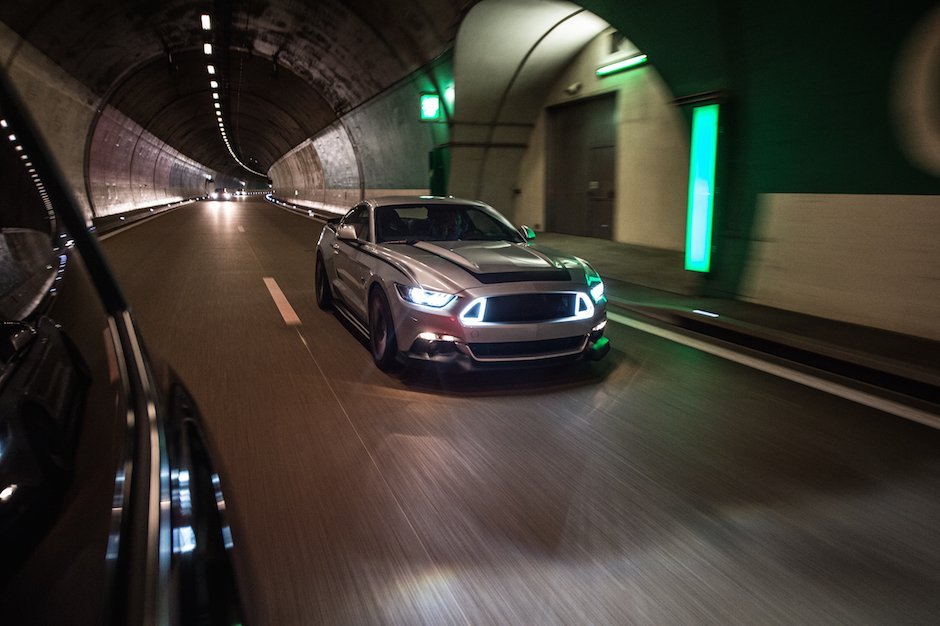 Ford Mustang RTR 2015 Tunnel Luxemburg Tuning Musclecar Ponycar Silber Motion Bewegung Path Blur