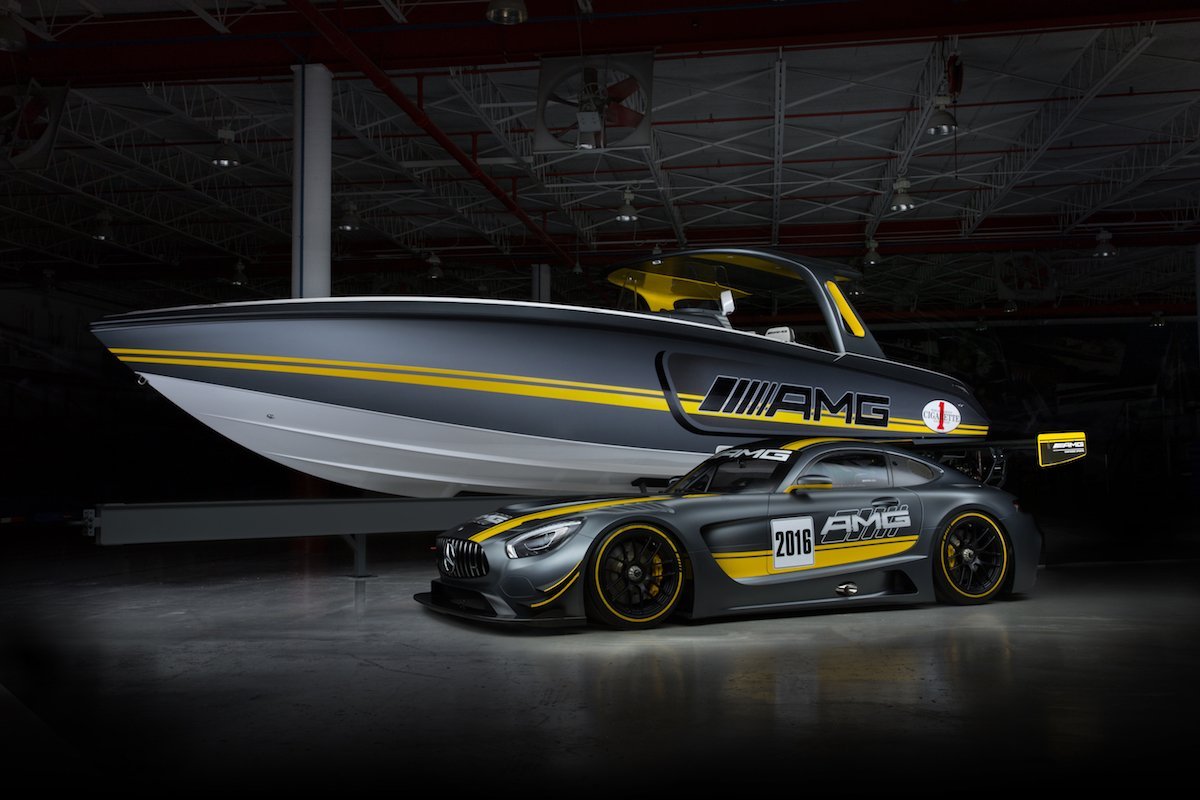 Cigarette Racing Team 41 SD GT3 Mercedes AMG GT3 Miami Internationa Boat Show Unveiling Halle Dunkel Schatten Powerboat