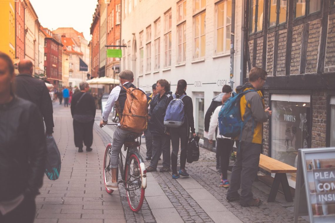 Hipster Fahrrad Einkaufsstraße Stroget Kopenhagen Dänemark Menschen Sonnenuntergang Shopping Still Life Atmosphäre