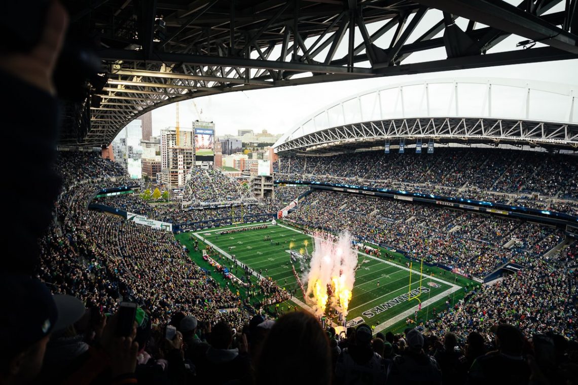 NFL Seattle Seahawks Stadium Plätze Atlanta Falcons Centurylink Field Firework Feuerwerk Stadion Stadium Gameday Anpfiff Showeinlage Einlauf US-Hymne