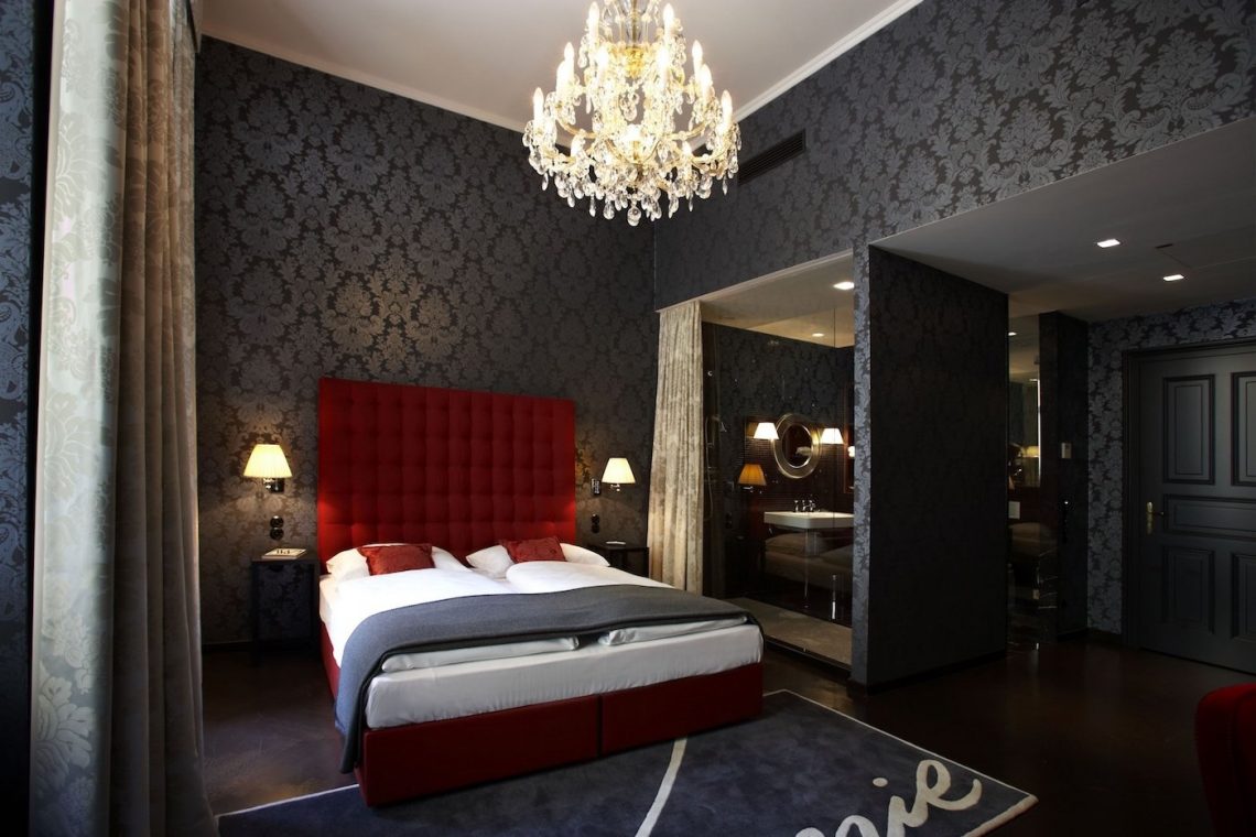 Hotel Altstadt Vienna Boutique Design Hotel Wien Reloaded L Zimmer Matteo Thun Interior Interieur Design Kronleuchter Bett Badezimmer