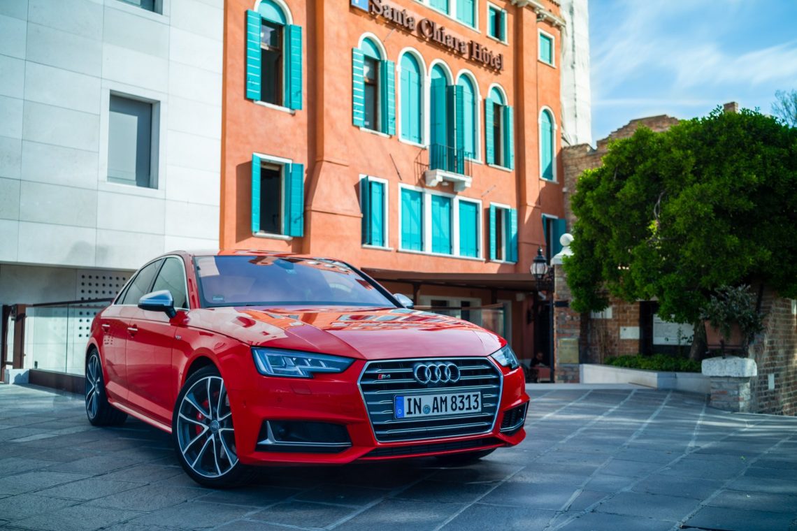 Audi S4 Limousine Sedan Santa Chiara Hotel Venedig Parkplatz