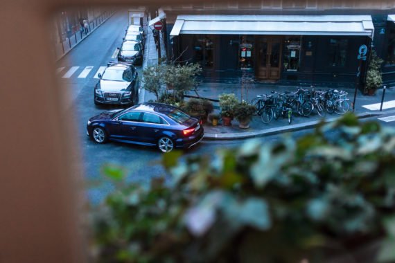 Audi RS3 Limousine Fenster Markise Kurve Strasse